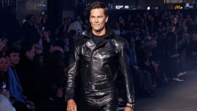 Tom Brady makes catwalk debut at Gucci event in Times Square - ESPN