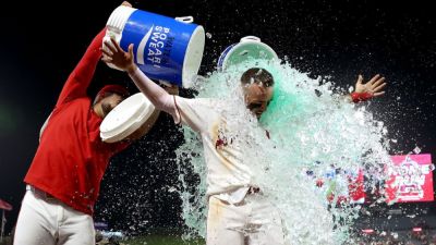 A's Ginn loses no-hitter in 9th, then allows walk-off HR to Angels' Neto - ESPN