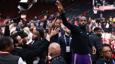 Kevin Durant - Luka Doncic - Rui Hachimura - Amen Thompson - Lakers close out Rockets in Game 6 rout, face Thunder next - ESPN - espn.com - Los Angeles - Denver
