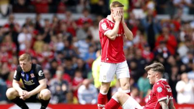 Wrexham's Premier League dream on hold as they miss out on Championship playoff place - ESPN