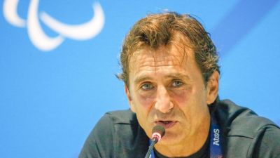 Former Paralympic gold-medalist and F1 driver Alex Zanardi dies at 59 - ESPN