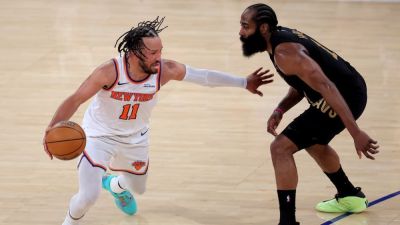 Knicks flip script, exploit James Harden to spark Game 1 rally - ESPN