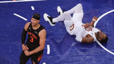 Knicks win ninth straight, take 2-0 series lead on Cavaliers - ESPN
