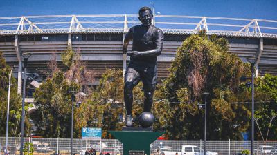 Massive Pelé Statue Unveiled In Guadalajara Ahead Of World Cup