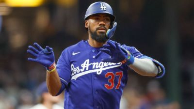 Kyle Tucker - Teoscar Hernandez ties career high with 6 RBI in Dodgers' win - ESPN - espn.com - San Francisco - county Hall - Los Angeles - Milwaukee