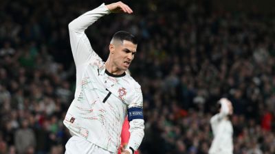 Rare Cristiano Ronaldo card fetches $1.35M at private sale - ESPN
