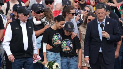 Kyle Busch - Kurt Busch - Kyle Busch's family surrounded by drivers and team owners during heartfelt Coca-Cola 600 ceremony - foxnews.com