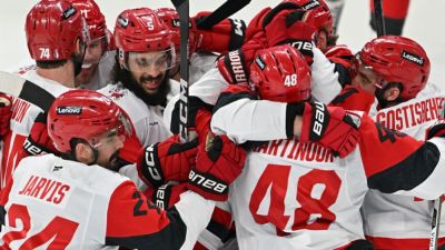 Carolina Hurricanes win in OT again, take 2-1 series lead - ESPN