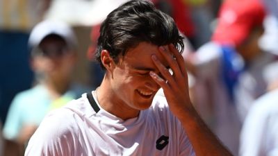 Adam Walton stuns former No. 1 Daniil Medvedev at French Open - ESPN