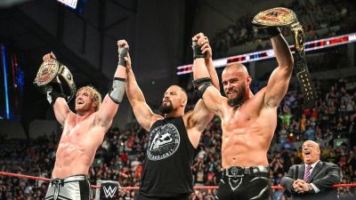 Logan Paul - WWE star Logan Paul tears triceps during Saturday Night's Main Event, will miss 'number of months' - foxnews.com - state Indiana - county Allen - county Wayne - state Ohio