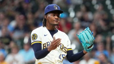 Brewers' Pat Murphy calls Abner Uribe's mound antics 'unacceptable' - ESPN