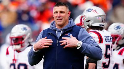 Mike Vrabel, one month after starting 'counseling,' tells reporters he loves his wife