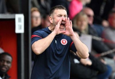 Welling United manager Ryan Maxwell turns down chance to sign out-of-contract Football League player