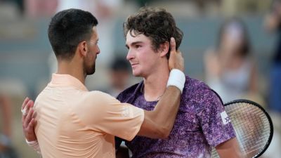 Djokovic's 25th Slam bid ends with French Open loss to Fonseca - ESPN