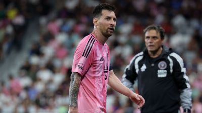 Messi, Inter Miami give up 3-goal lead in loss to Orlando - ESPN