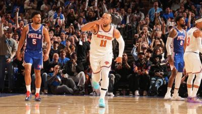 Mike Brown - Joel Embiid - Jalen Brunson - Knicks stay on historic roll, crush 76ers by 39 in Game 1 - ESPN - espn.com - New York