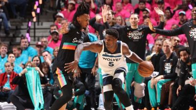 Edwards' return propels Wolves past Spurs in Game 1 stunner - ESPN