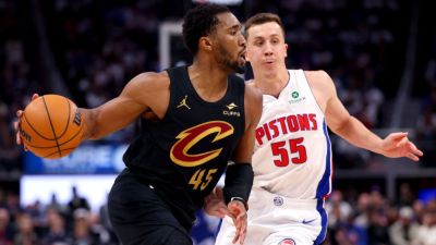 Donovan Mitchell - Kenny Atkinson - Cavs' Mitchell on lack of foul calls: 'I don't flop, maybe that's why' - ESPN - espn.com - county Cleveland - county Cavalier