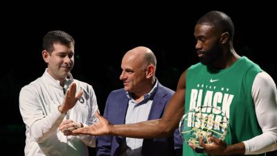 Jaylen Brown has not vented frustration to Celtics, Brad Stevens says - ESPN