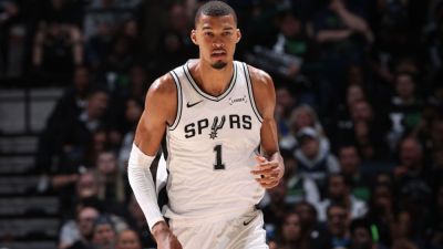 Victor Wembanyama's big night gives Spurs series lead vs. Wolves - ESPN