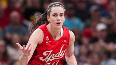 Caitlin Clark - Kelsey Mitchell - Paige Bueckers - Dallas Wings - Caitlin Clark misses game-tying 3 in final seconds during cold shooting performance in return from injury - foxnews.com - Usa - state Indiana