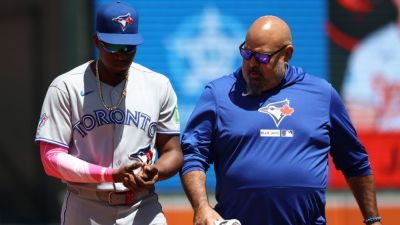 Blue Jays' Jesus Sánchez bruises wrist on ball thrown by fan - ESPN