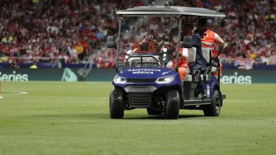 El Nacional - Rich Graessle - Tim Ream - Medical cart carrying injured soccer player runs into teammate in insane scene in Ecuadorian league - foxnews.com - Usa - Senegal - Saudi Arabia - county Harrison - Ecuador - state New Jersey