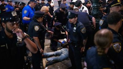 NYPD bans spontaneous gatherings outside MSG ahead of Game 4 - ESPN