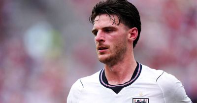 Paris St Germain - Declan Rice gets telling-off from mum after sunburn blunder - breakingnews.ie - Costa Rica