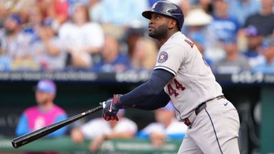 Yordan Alvarez hits grand slam, 2-run HR in 1st inning at Royals - ESPN