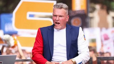 Dan Dakich - Pat Macafee - Pat McAfee wages war on Omaha's famous Jell-o shot bar after crew gets cold reception at College World Series - foxnews.com - state West Virginia - state Nebraska
