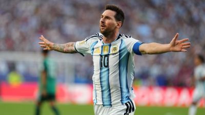 Messi nets hat trick to tie Klose record with 16th World Cup goal - ESPN