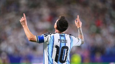 Lionel Messi - Les Bleus - Virgil Van-Dijk - Miroslav Klose - World Cup Daily: Messi with a historic hat trick; Mbappé and Haaland also score - ESPN - espn.com - France - Argentina - Austria - Algeria - Senegal - Jordan - state New Jersey - Iraq