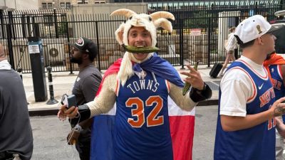 Knicks fans wake up early, crowd NYC for championship parade - ESPN