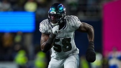 Adam Schefter - Seahawks, Derick Hall agree to 3-year, $42M extension - ESPN - espn.com - county Hall - Chad