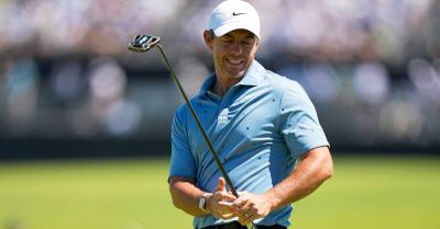 Rory McIlroy makes strong start to third round in pursuit of US Open leader