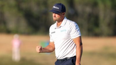 Clark keeps hot pace, takes 6-shot lead into U.S. Open final round - ESPN