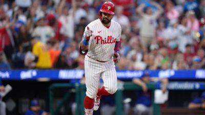 Schwarber homers twice in an inning; Harper hits for cycle - ESPN