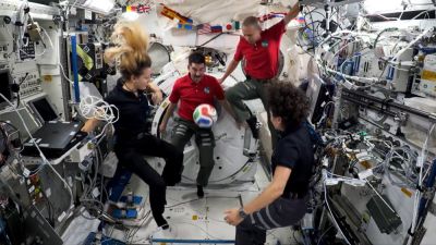 World Cup Daily: NASA astronauts kick ball around in space; Spain, Belgium in action - ESPN - espn.com - Belgium - Spain - Egypt - New Zealand - Cape Verde - Iran - Saudi Arabia - Uruguay