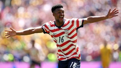 Christian Pulisic - Ricardo Pepi - Pulisic sits, but U.S. finds a way vs. Australia to reach World Cup KO rounds - ESPN - espn.com - Usa - Australia - parish Cameron - Paraguay