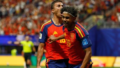 Yamal nets 'dream' 1st World Cup goal as Spain answer critics - ESPN