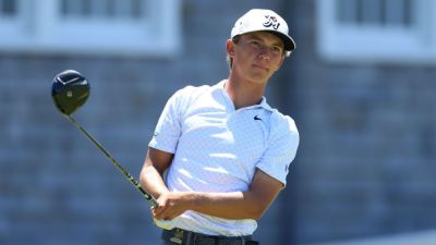 Miles Russell surprises dad with U.S. Open caddie swap on 18th hole - ESPN