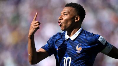 Didier Deschamps - Les Bleus - Hugo Lloris - International - Iraq coach jokes of plan to stop Mbappé: Asking to play 3 keepers - ESPN - espn.com - France - Senegal - county Eagle - county Graham - Iraq