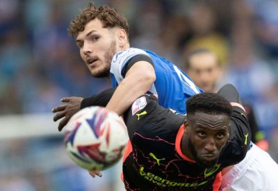 Grimsby Town have signed striker Josh Andrews following his Gillingham exit