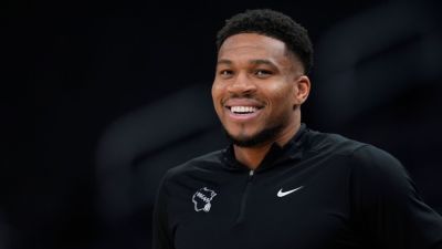 Michael Jordan - Giannis Antetokounmpo - Bay - Giannis Antetokounmpo latest athlete to suit up far from where they became stars - ESPN - espn.com - Washington - New York - county Bucks - Jordan