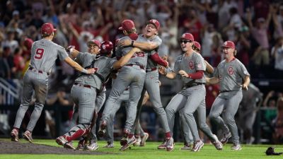 Oklahoma soars past North Carolina in Game 3 to win MCWS - ESPN