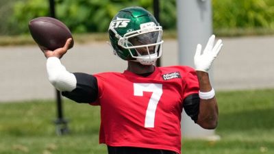 Cops investigate Jets QB Geno Smith after battery accusation - ESPN