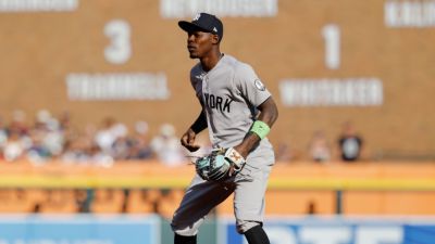 Yankees manager bothered by Jazz Chisholm's in-game lollipop - ESPN