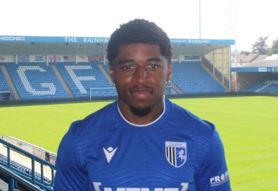 Gillingham have signed former Salford City winger Kadeem Harris
