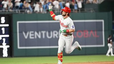 Philadelphia Phillies - Bryce Harper - Bryce Harper responds to vulgar chants from National fans with a home run and a gesture during his trot - foxnews.com - Washington - area District Of Columbia - county Park